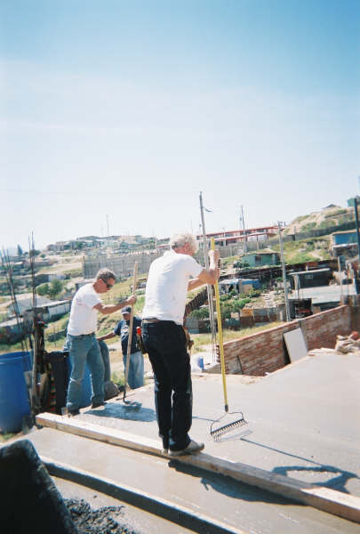 Leon and Tom building house in Mexico